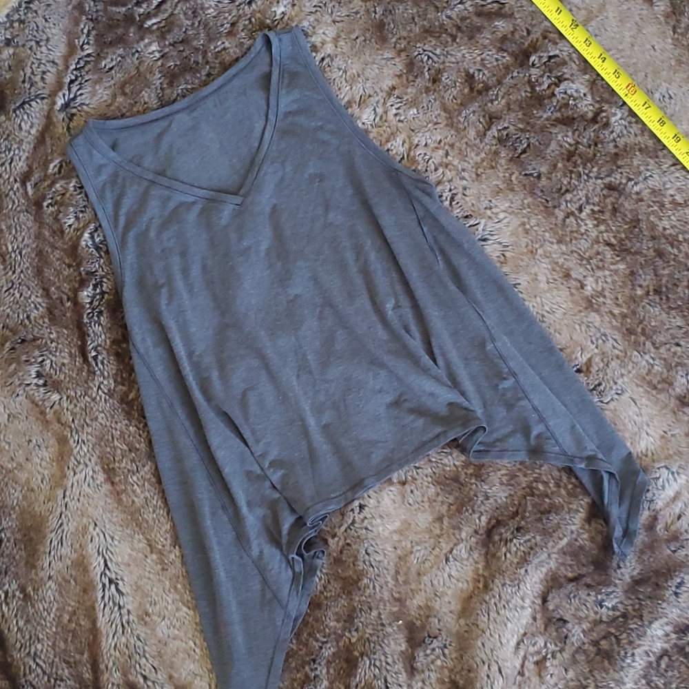Lululemon vneck tank